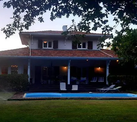 Villa Romance